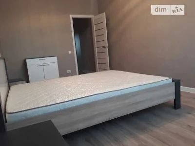 For sale 2-room apartment 75 sq. m. on Yasynuvatskyi 10 • ID 3