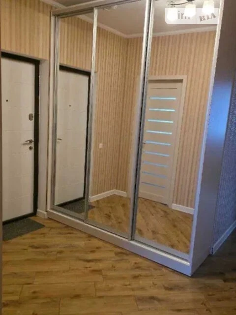 For sale 2-room apartment 75 sq. m. on Yasynuvatskyi 10 • ID 3