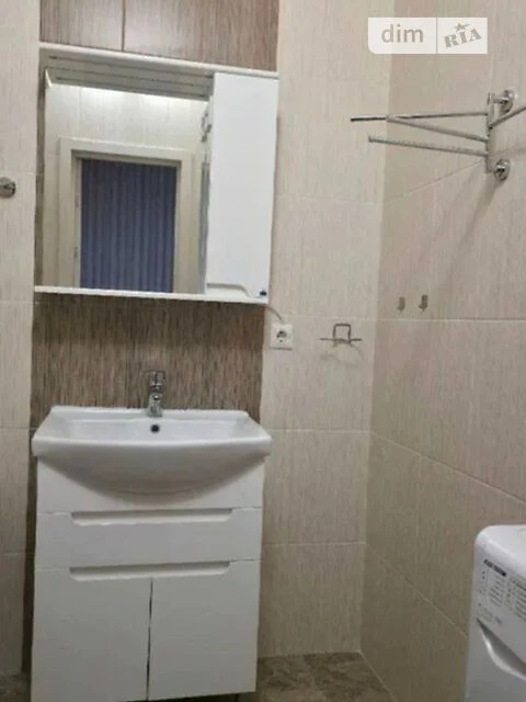 For sale 2-room apartment 75 sq. m. on Yasynuvatskyi 10 • ID 3