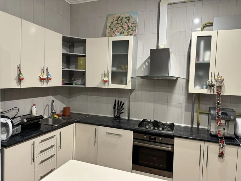 Продам квартиру з індивідуальним опаленням
