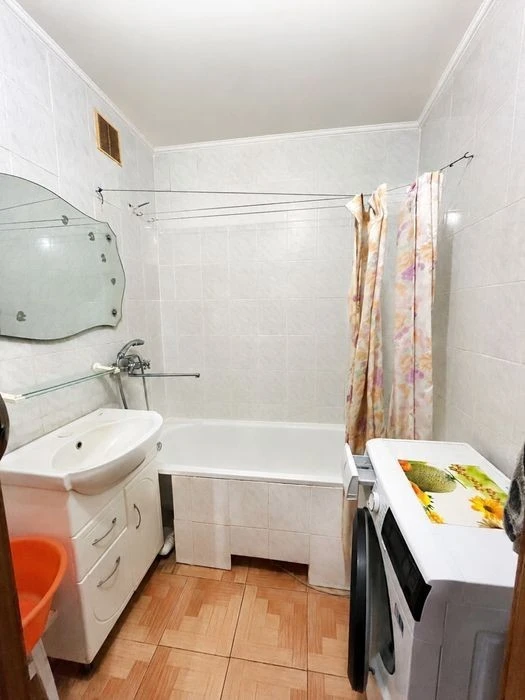 Podolskyi district, Vinohradyr 10 Halytska St.