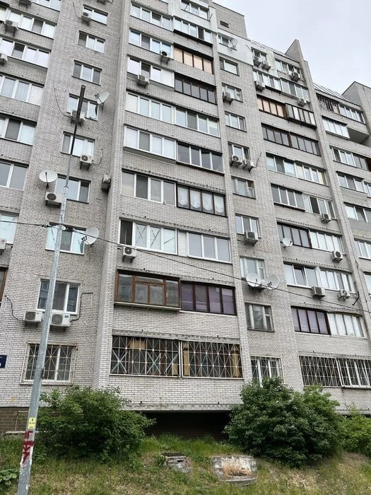 Podolskyi district, Vinohradyr 10 Halytska St.