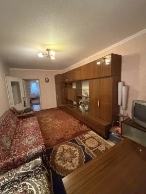 2к Виставка залишається усе