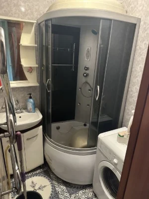 I'm selling a 2-room apartment