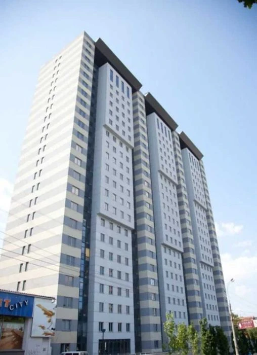Продам 1к квартиру ЖК Кировский низ Поля Центральная часть Е