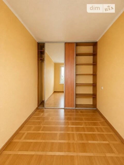 Sale of 3-room apartment 57.61 sq. m. on Akademika Strazheska 1 street