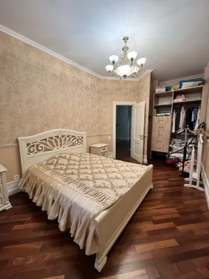 Selling a 4-room apartment in the Pavlovo Pole residential complex.