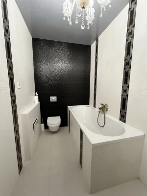 Selling a 4-room apartment in the Pavlovo Pole residential complex.