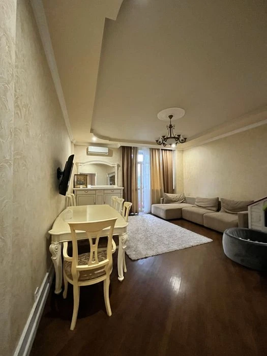Selling a 4-room apartment in the Pavlovo Pole residential complex.