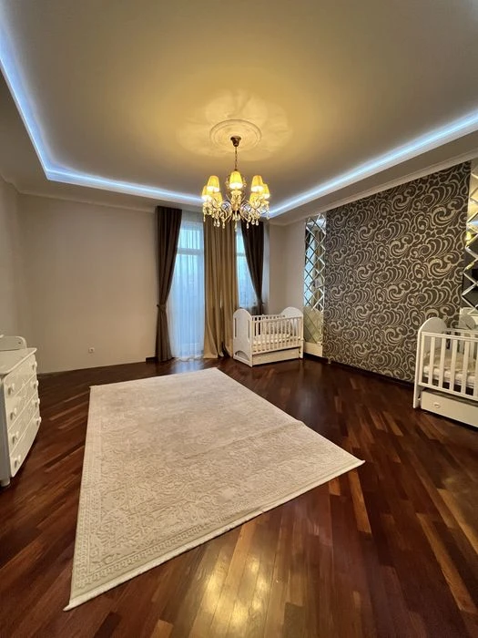 Selling a 4-room apartment in the Pavlovo Pole residential complex.