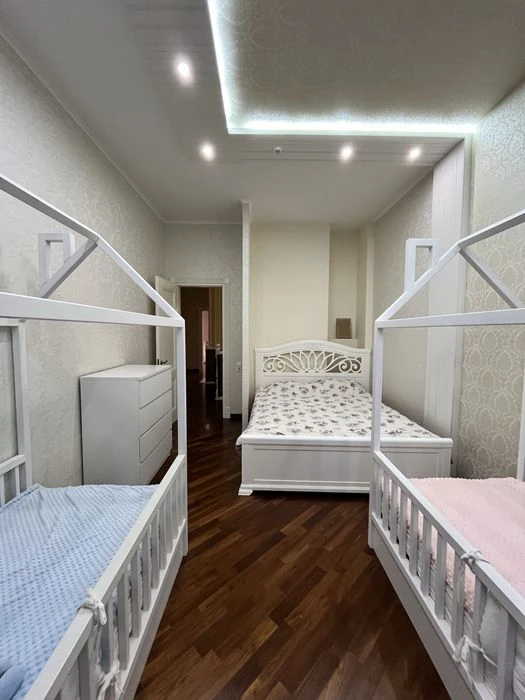 Selling a 4-room apartment in the Pavlovo Pole residential complex.