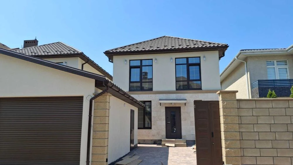 New house 135 m2 Chervonyi khutor/Instalment center