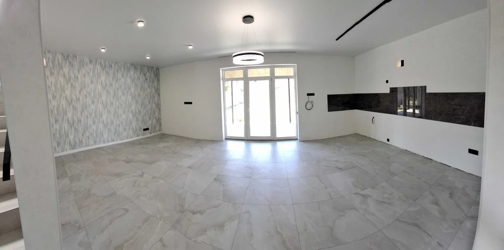 New house 135 m2 Chervonyi khutor/Instalment center