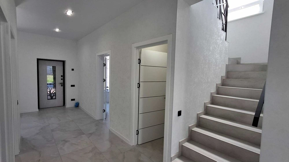 New house 135 m2 Chervonyi khutor/Instalment center