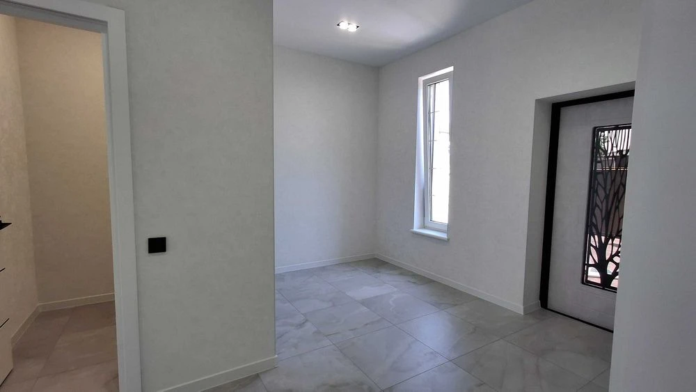New house 135 m2 Chervonyi khutor/Instalment center