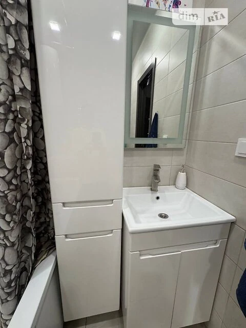Продаж 1к квартири 42.5 кв. м на вул. Юлії Здановської 50/2