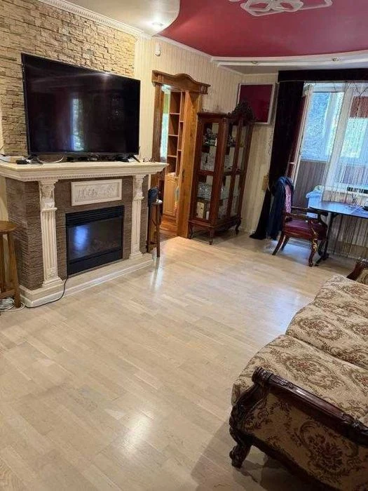 For sale: 3-room apartment in the industrial district of Kharkiv.