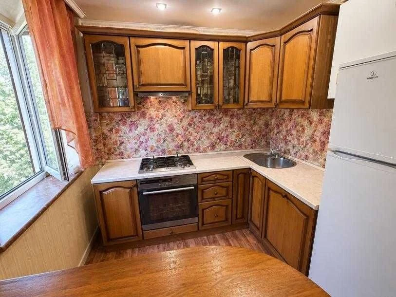 For sale: 3-room apartment in the industrial district of Kharkiv.