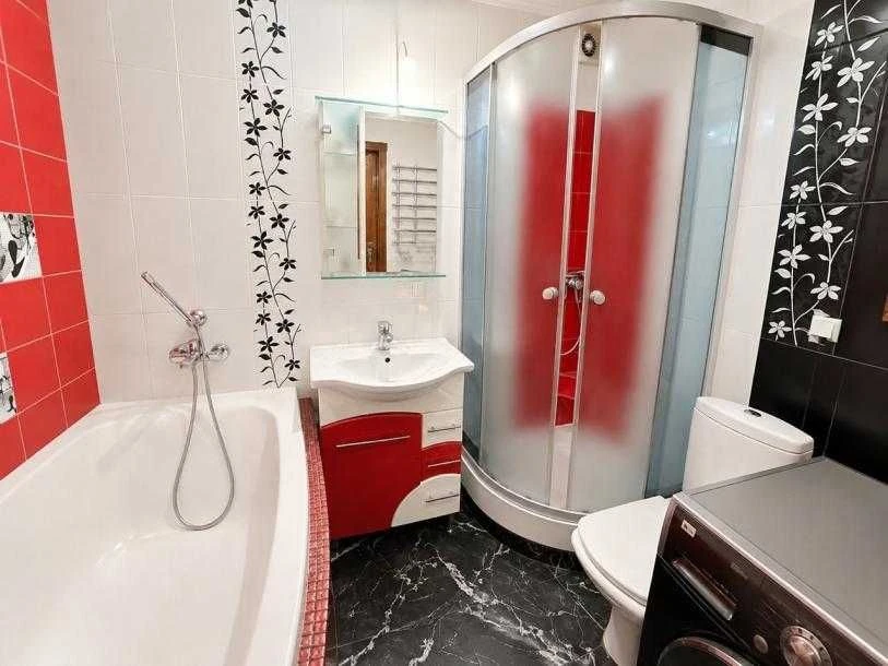 For sale: 3-room apartment in the industrial district of Kharkiv.
