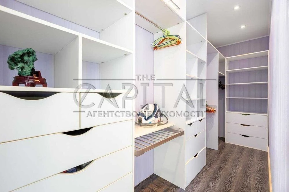 Sale / apartment / Pechersk / Center / 2 rooms / 130m2 / 21st floor