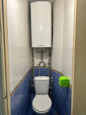 Selling a 3-room apartment on Kholodnaya Gora.