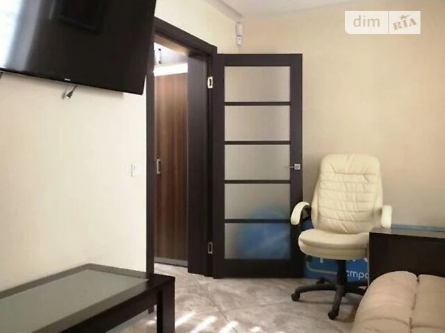 Sale of 2-room apartment 75.5 sq. m. on Kostyantynivska Street 56 • I
