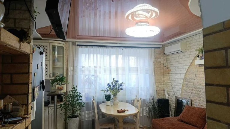 (3) Продам 2-комнатную квартиру на Киевской 0756
