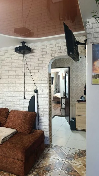 (3) Продам 2-комнатную квартиру на Киевской 0756