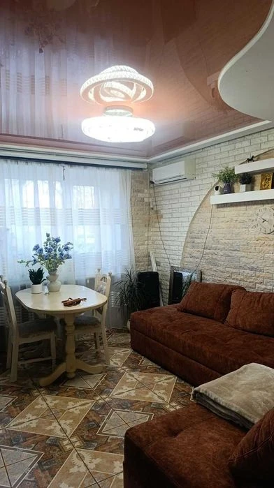 (3) Продам 2-комнатную квартиру на Киевской 0756