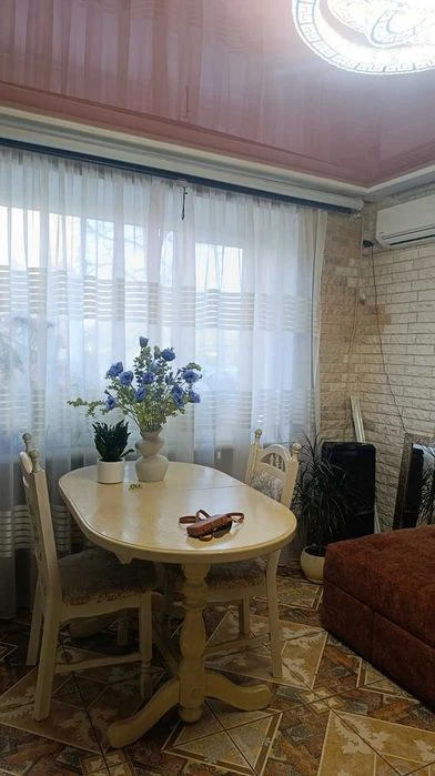(3) Продам 2-комнатную квартиру на Киевской 0756