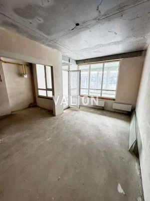 Two-room apartment for sale at 13/2 Glubochitskaya St.