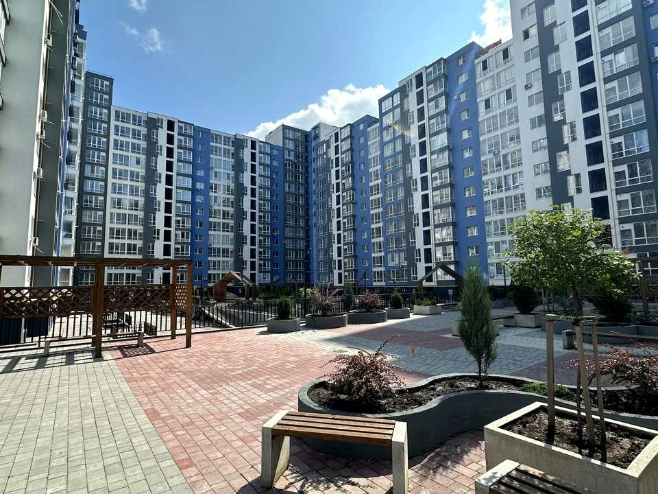 Apartment. Ivano-Frankivsk, Knyahynyn St., (Building 34)