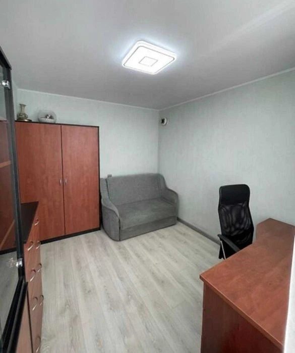 3-комнатная квартира возле парка Победы - 70 м², Армейская,
