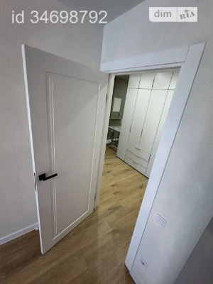 Продаж 1к квартири 47 кв. м на вул. Михайла Максимовича 32В
