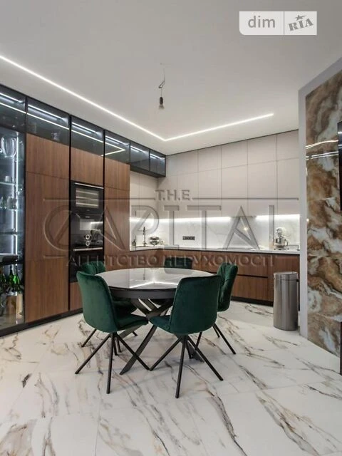 Sale of 3-room apartment 127.2 sq. m. on Vasylya Tyutyunnyka St. 37/1