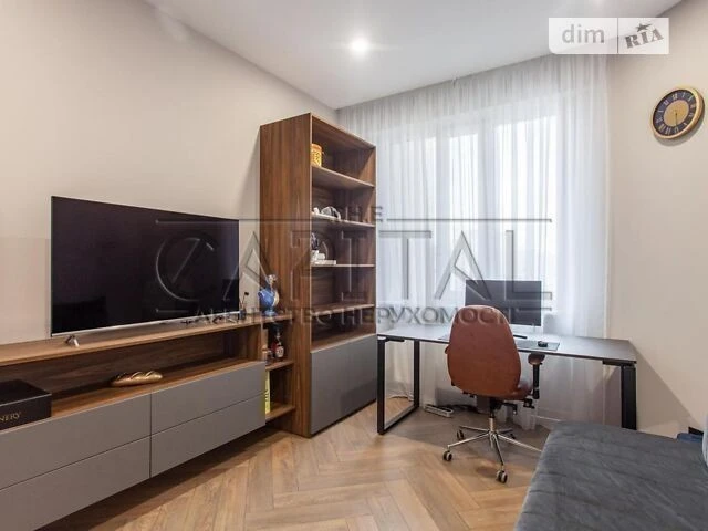 Sale of 3-room apartment 127.2 sq. m. on Vasylya Tyutyunnyka St. 37/1