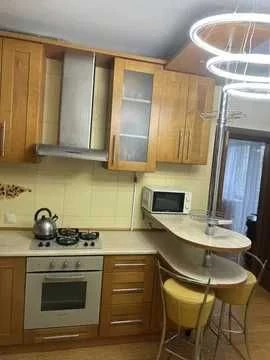 (4) 3 ком кв у парка Победы по ул. Армейский