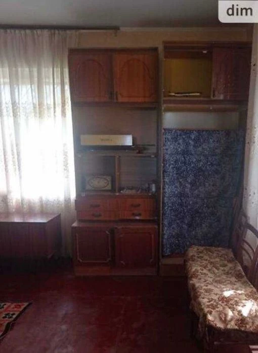 (7) Sale of a country house (5813)