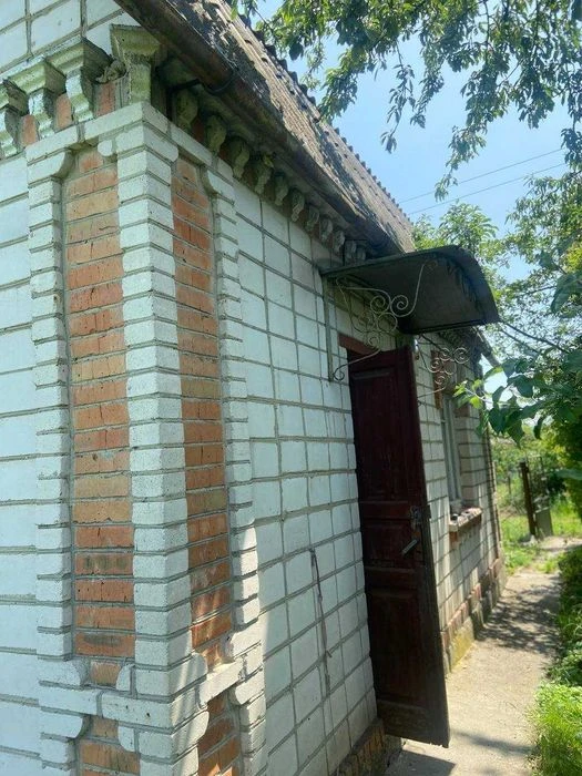 (7) Sale of a country house (5813)