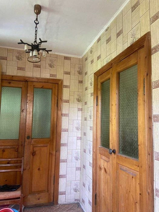 (7) Sale of a country house (5813)