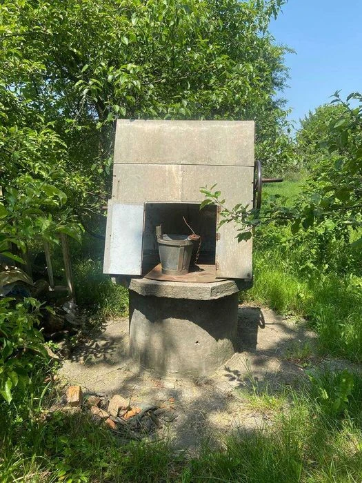 (7) Sale of a country house (5813)