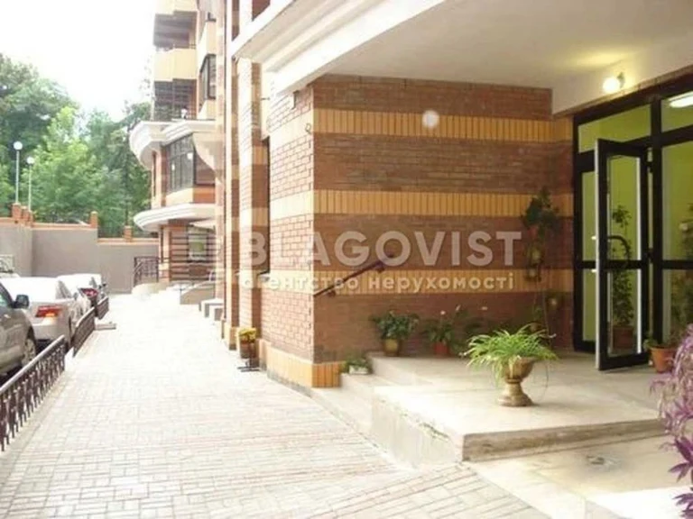 For sale 4-room apartment 336m2 Premium residential complex Lesi Ukrainka Blvd. Bessara