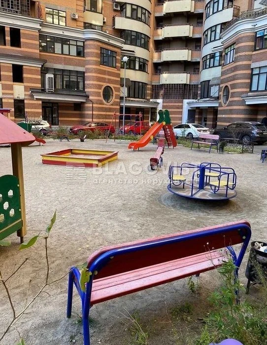 For sale 4-room apartment 336m2 Premium residential complex Lesi Ukrainka Blvd. Bessara