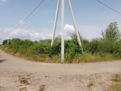 Кутова   6 сот рн Садовий (не біля очисних), світло біля діл