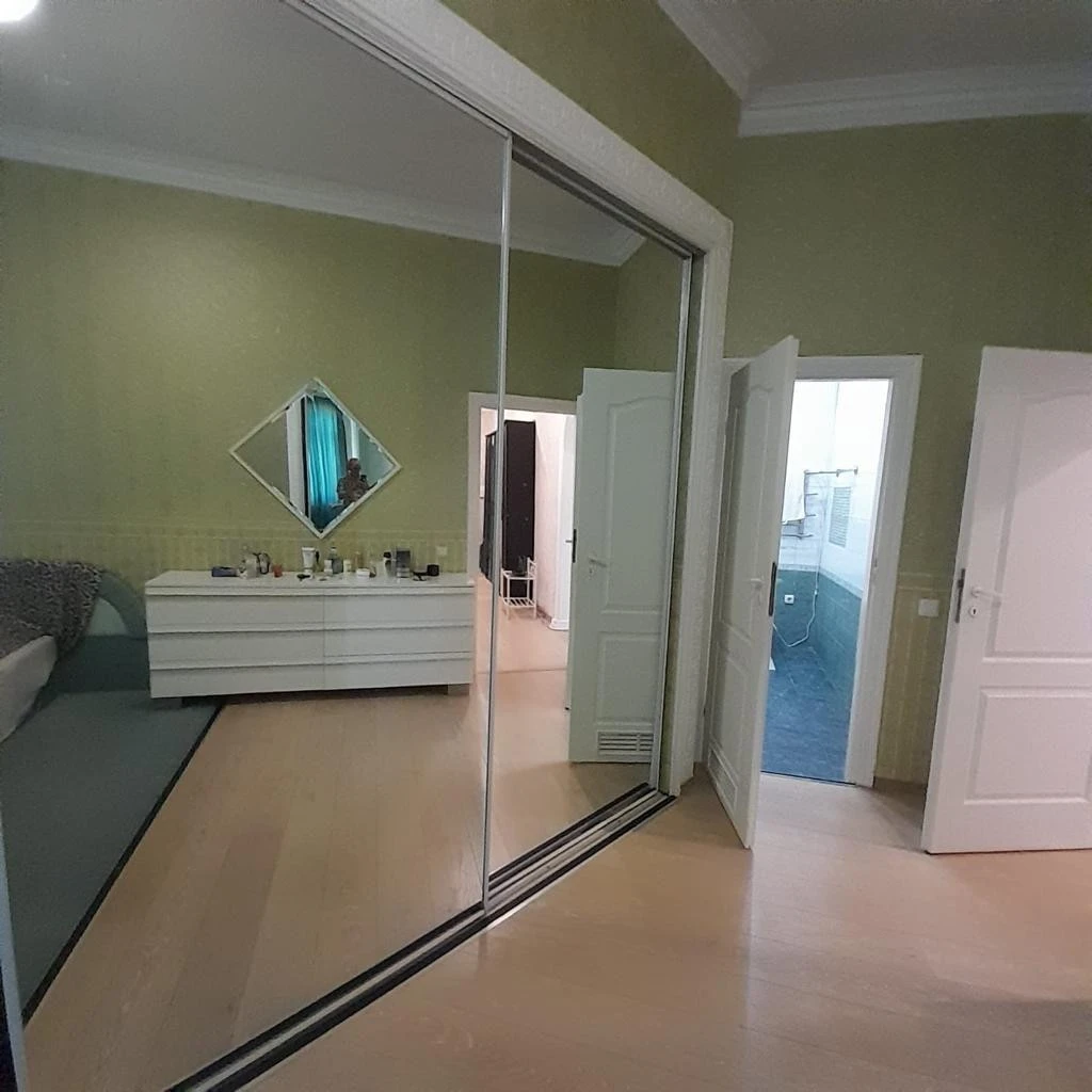 4-room apartment 113 m² for sale, Gogolevskaya Street, 15
