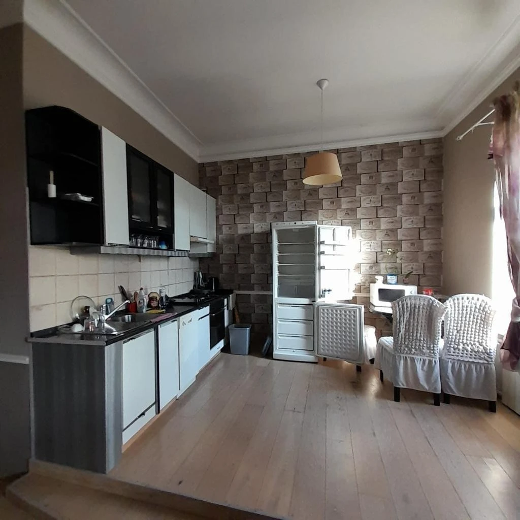 4-room apartment 113 m² for sale, Gogolevskaya Street, 15