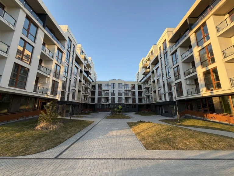 Продаж 1-кім квартири в ЖК Auroom Lounge біля озера Стосика.
