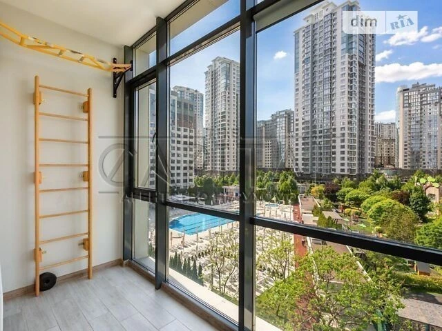 Sale of 5-room apartment 142 sq. m. on Andriy Verkhoglyada St. 11V •