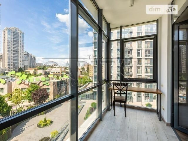 Sale of 5-room apartment 142 sq. m. on Andriy Verkhoglyada St. 11V •