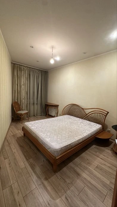 Selling a 2-room apartment in the center